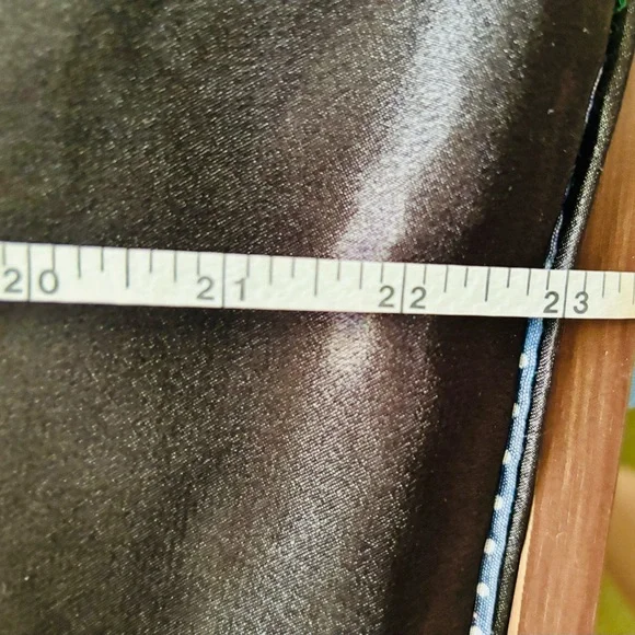 Vintage Sz L Handmade Floral Embroidered Black Satin Blouse - Picture 6 of 7